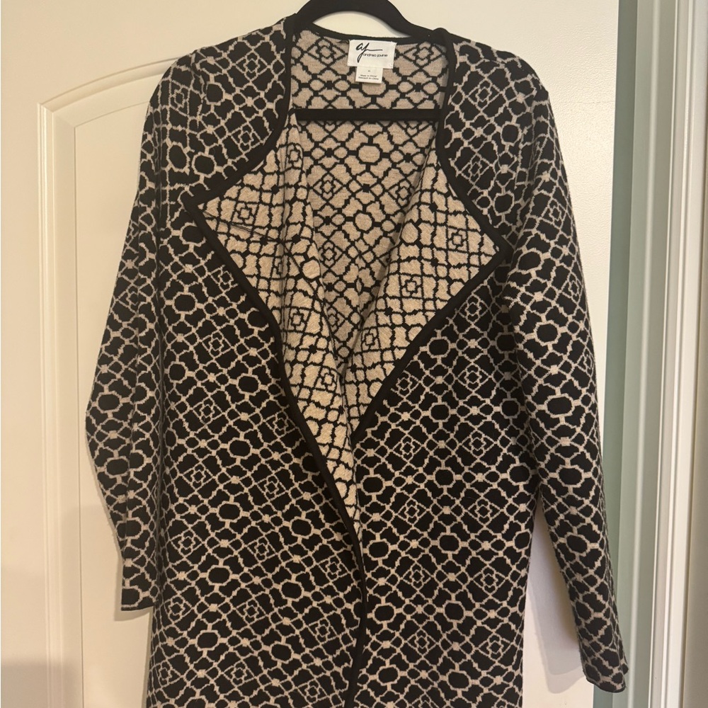 Andrea Jovine Black and Cream Patterned Cardigan